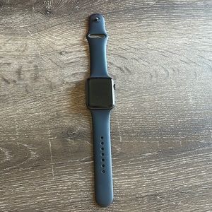 Apple Watch Series 3 44mm working perfect, screen cracked, works great